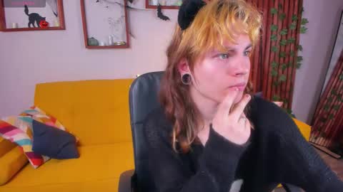 Snapshot of mattmarnee chatting on 11/04/25, 10:36 mattmarnee online show from 11/04/25, 10:36