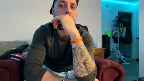 Snapshot of mattxxxceptional chatting on 11/18/25, 04:17 mattxxxceptional online show from 11/18/25, 04:17