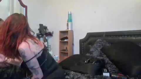 Snapshot of matty_tina chatting on 12/04/24, 01:09 Tina and Matty online show from 12/04/24, 01:09