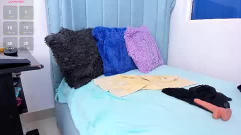 Snapshot of mature_beautiful chatting on 06/11/26, 04:54 Lucy online show from 06/11/26, 04:54