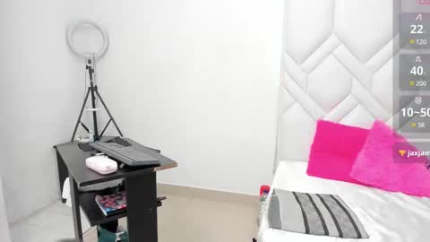 ISABEL online show from 03/07/25, 12:15