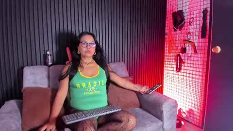 Snapshot of mature_naughty_x chatting on 06/15/26, 03:31 DEBORA online show from 06/15/26, 03:31
