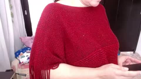 Snapshot of mature_wolf chatting on 12/12/24, 04:43 Sonia online show from 12/12/24, 04:43