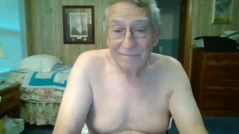 Snapshot of maturecouple1954 chatting on 01/09/26, 01:14 SXECPL55 at G mail Dot Com online show from 01/09/26, 01:14