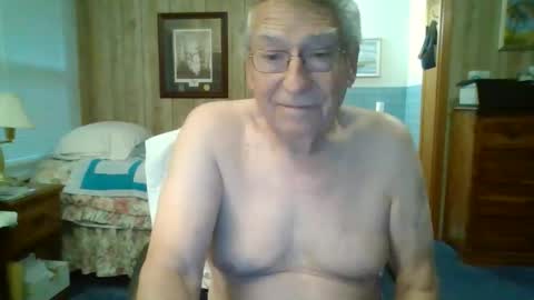 Snapshot of maturecouple1954 chatting on 01/12/26, 12:43 SXECPL55 at G mail Dot Com online show from 01/12/26, 12:43
