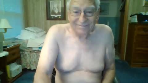 Snapshot of maturecouple1954 chatting on 06/05/26, 10:43 SXECPL55 at G mail Dot Com online show from 06/05/26, 10:43
