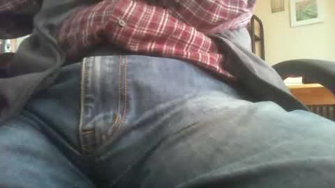 Snapshot of maturedaddi chatting on 10/17/25, 09:45 Maturedaddi online show from 10/17/25, 09:45