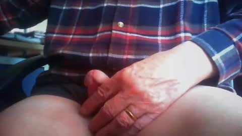 Snapshot of maturedaddi chatting on 01/15/26, 10:31 Maturedaddi online show from 01/15/26, 10:31