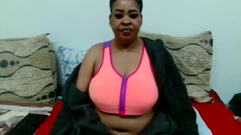 Snapshot of maturedbootyqueen chatting on 06/19/26, 11:03 QUEEN online show from 06/19/26, 11:03