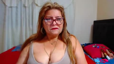 Snapshot of maturehot649 chatting on 12/28/24, 07:00 maturehot649 online show from 12/28/24, 07:00