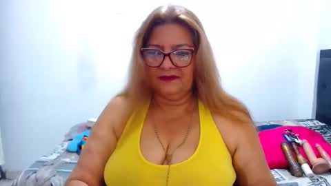 Snapshot of maturehot649 chatting on 10/19/25, 01:56 maturehot649 online show from 10/19/25, 01:56