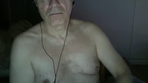 Snapshot of maturehotman chatting on 01/11/25, 09:25 maturehotman online show from 01/11/25, 09:25