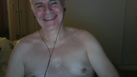 Snapshot of maturehotman chatting on 01/28/25, 07:21 maturehotman online show from 01/28/25, 07:21