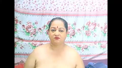 Snapshot of matureindian654u chatting on 04/05/26, 06:05 matureindian654u online show from 04/05/26, 06:05