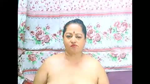 Snapshot of matureindian654u chatting on 04/08/26, 09:26 matureindian654u online show from 04/08/26, 09:26