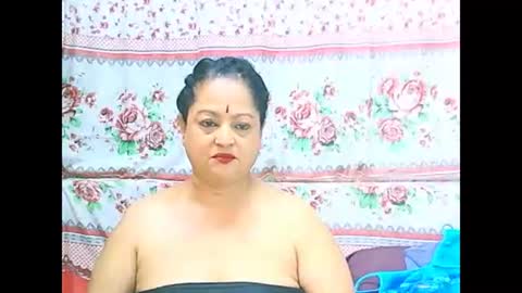 Snapshot of matureindian654u chatting on 04/13/26, 10:32 matureindian654u online show from 04/13/26, 10:32