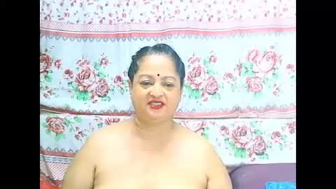 Snapshot of matureindian654u chatting on 04/15/26, 10:10 matureindian654u online show from 04/15/26, 10:10