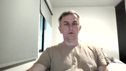 Snapshot of matureontheedge chatting on 05/18/26, 05:41 matureontheedge online show from 05/18/26, 05:41