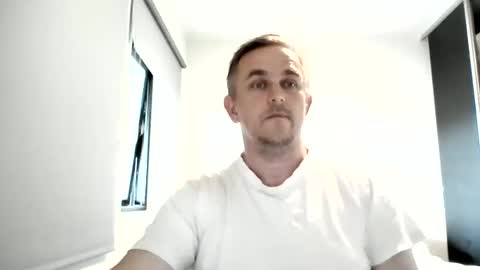 Snapshot of matureontheedge chatting on 06/06/26, 12:32 matureontheedge online show from 06/06/26, 12:32