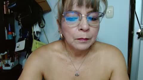 Cecilia online show from 12/17/25, 01:17