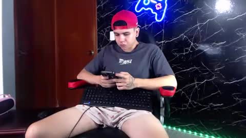 Snapshot of maty_hard chatting on 12/08/24, 03:45 Matias online show from 12/08/24, 03:45