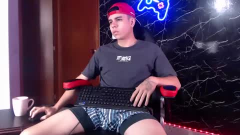 Snapshot of maty_hard chatting on 01/09/25, 10:09 Matias online show from 01/09/25, 10:09