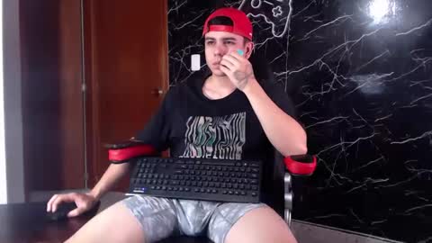 Snapshot of maty_hard chatting on 01/23/25, 03:11 Matias online show from 01/23/25, 03:11