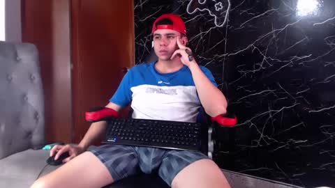 Snapshot of maty_hard chatting on 03/03/25, 04:14 Matias online show from 03/03/25, 04:14