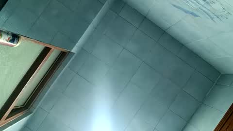 Snapshot of mau422 chatting on 11/24/25, 12:10 mau422 online show from 11/24/25, 12:10