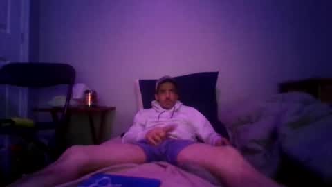 Snapshot of maubecaron1 chatting on 10/23/25, 09:08 ken34yee online show from 10/23/25, 09:08