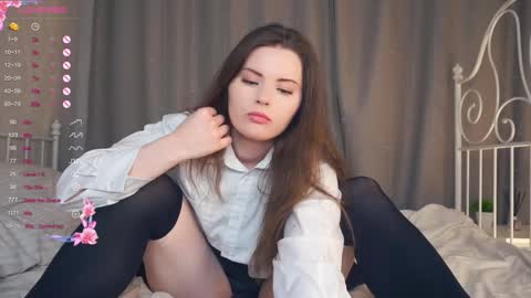 Snapshot of maudhaskell chatting on 02/03/25, 10:32 Lily online show from 02/03/25, 10:32