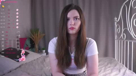 Snapshot of maudhaskell chatting on 02/25/25, 05:58 Lily online show from 02/25/25, 05:58