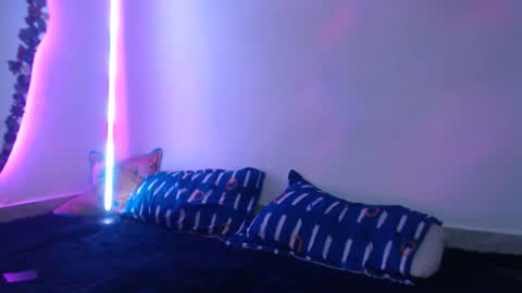 Snapshot of mauhype chatting on 02/10/26, 11:53 Mau and Lauren online show from 02/10/26, 11:53