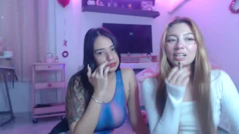 Snapshot of mauhype chatting on 02/25/26, 03:10 Mau and Lauren online show from 02/25/26, 03:10