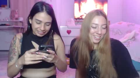 Snapshot of mauhype chatting on 02/26/26, 03:16 Mau and Lauren online show from 02/26/26, 03:16