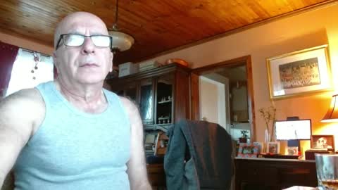 Maurice online show from 02/15/25, 09:04