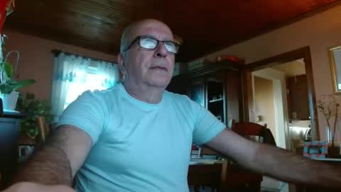 Maurice online show from 10/01/25, 12:22