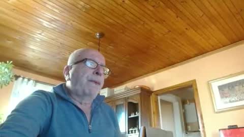 Snapshot of mauriceandre chatting on 04/11/26, 11:14 Maurice online show from 04/11/26, 11:14