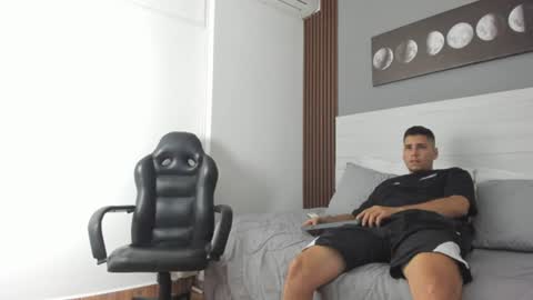 Snapshot of mauro_boy chatting on 06/25/26, 07:51 mauro_boy online show from 06/25/26, 07:51