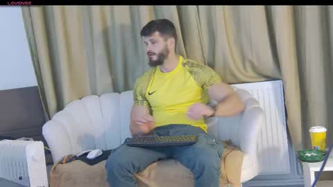mauro_real_man online show from 11/04/25, 07:46