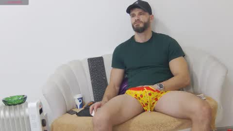 mauro_real_man online show from 11/15/25, 06:48