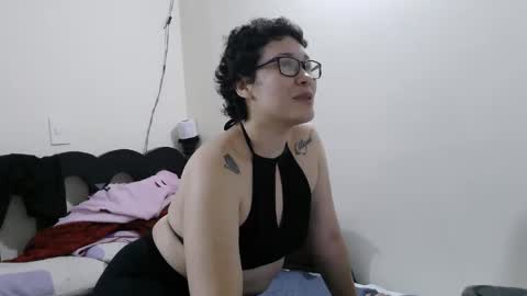 Snapshot of mauroluxandra chatting on 05/04/26, 03:30 mauroluxandra online show from 05/04/26, 03:30