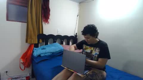 Snapshot of mauroluxandra chatting on 06/08/26, 05:35 mauroluxandra online show from 06/08/26, 05:35