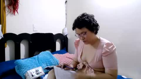 Snapshot of mauroluxandra chatting on 06/16/26, 04:53 mauroluxandra online show from 06/16/26, 04:53