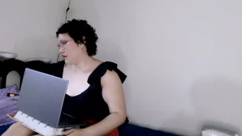 mauroluxandra online show from 07/15/26, 10:59