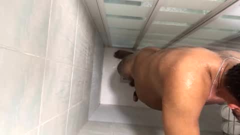 Snapshot of mauroo2025 chatting on 09/24/25, 01:25 mauroo2025 online show from 09/24/25, 01:25