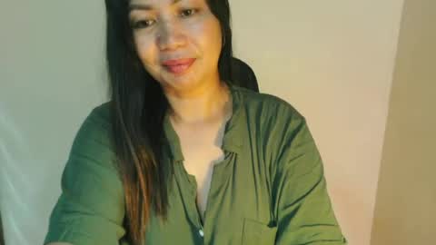Snapshot of mawi24 chatting on 06/13/26, 12:03 Mau online show from 06/13/26, 12:03