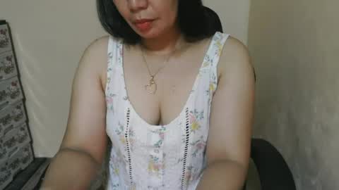 Snapshot of mawi24 chatting on 07/29/26, 10:24 Mau online show from 07/29/26, 10:24