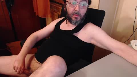 Max online show from 05/05/26, 05:32