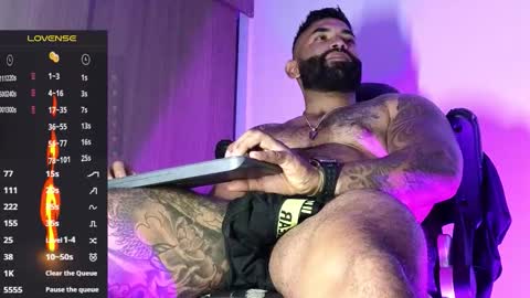 max__prada online show from 11/13/25, 02:21